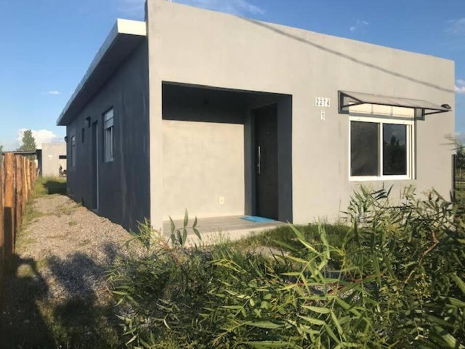 Comoda Casa Con Jardin En 科洛尼亚-德尔萨克拉门托 外观 照片